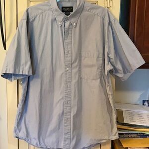 Eddie Bauer light Gray Short Sleeve Button Down Shirt Large